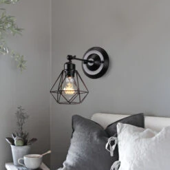 STOEX Applique Murale Intérieur Industrielle Réglable, Vintage Abat-jour Cage Dimmable E27 Luminaire Murale En Métal Pour Salon, Salle à Manger, Couloir, Noir (sans Ampoule) 7 STOEX Applique Murale Intérieur Industrielle Réglable, Vintage Abat-jour Cage Dimmable E27 Luminaire Murale En Métal Pour Salon, Salle à Manger, Couloir, Noir (sans Ampoule) -EUROPALAMP Soldes Magasin 55909859 3